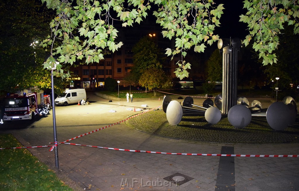 Einsatz BF Messerstecherei Koeln Neustadt Nord Eberplatz Platzmitte P148.JPG - Miklos Laubert